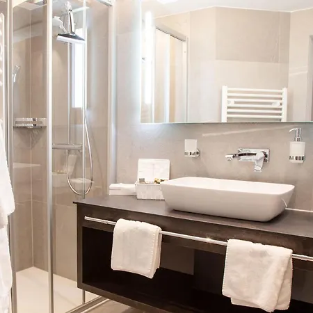 Superior Gourmethotel Yscla Готель 4*